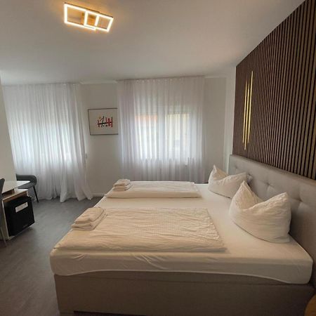 Hotel Loewen 쿠슈터딘겐 외부 사진