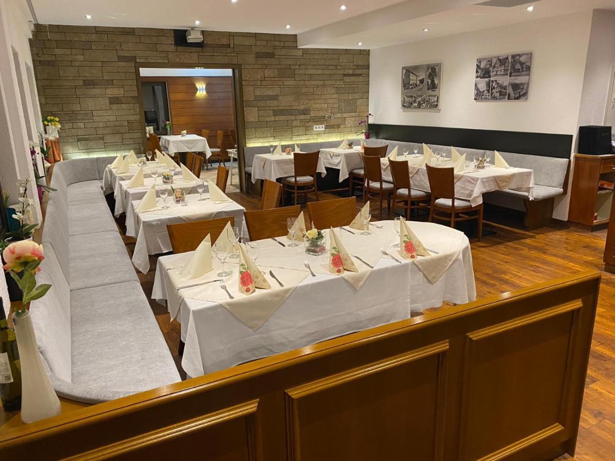 Hotel Loewen 쿠슈터딘겐 외부 사진