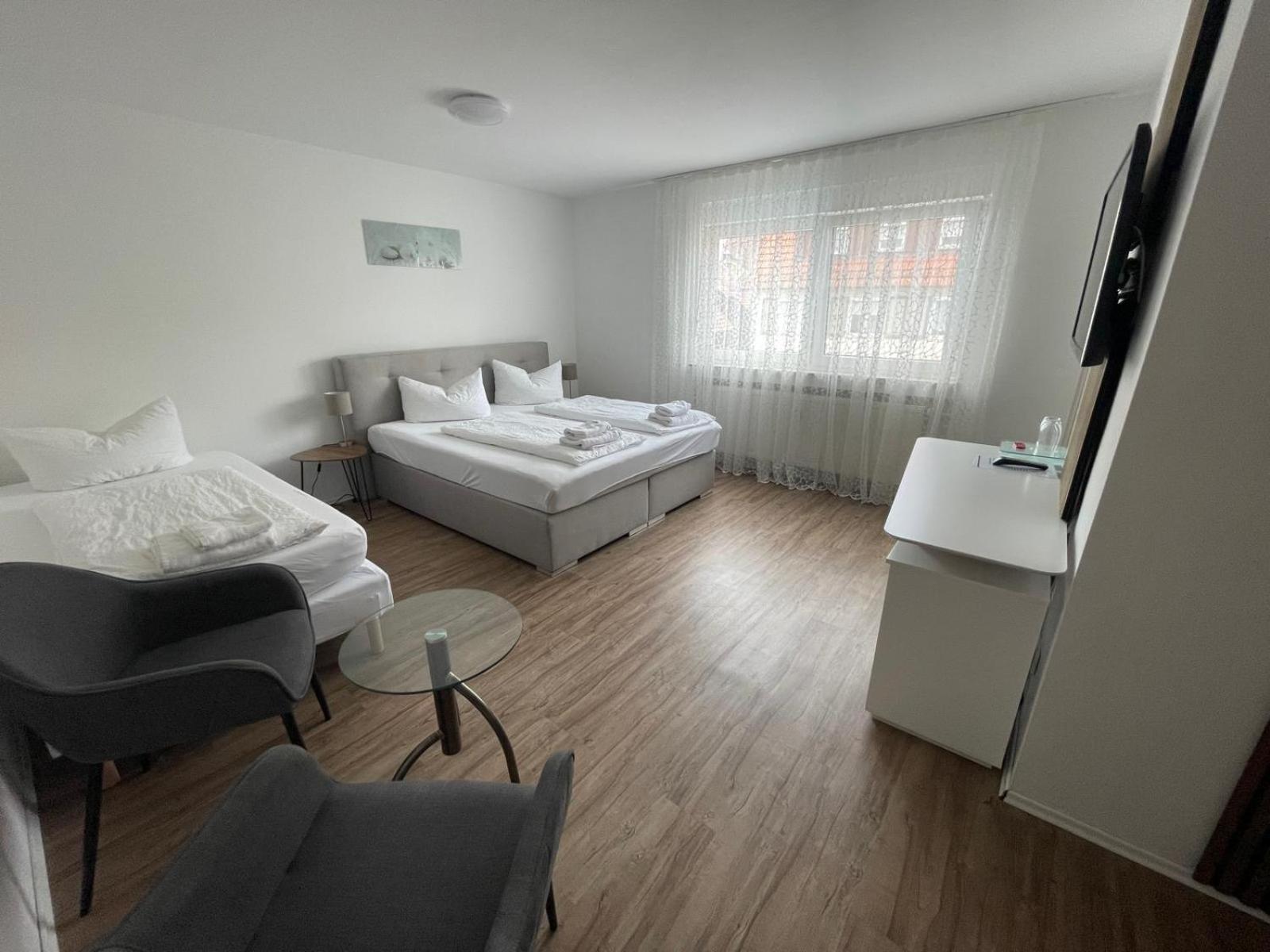 Hotel Loewen 쿠슈터딘겐 외부 사진